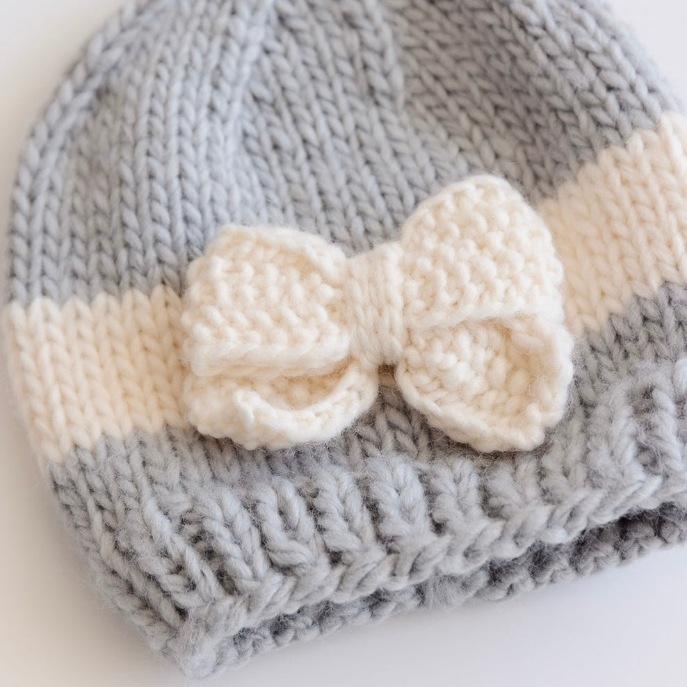 The Blueberry Hill Knit Bow Hat ~ Bowie Grey/Cream